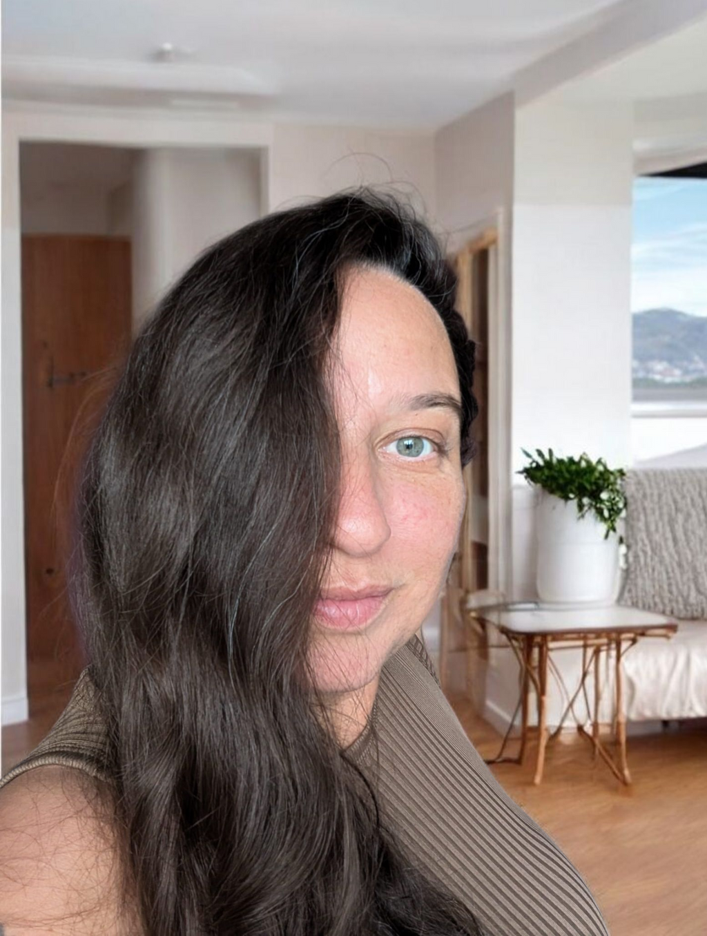 Gloss Up Babe Nourishing Hair Serum