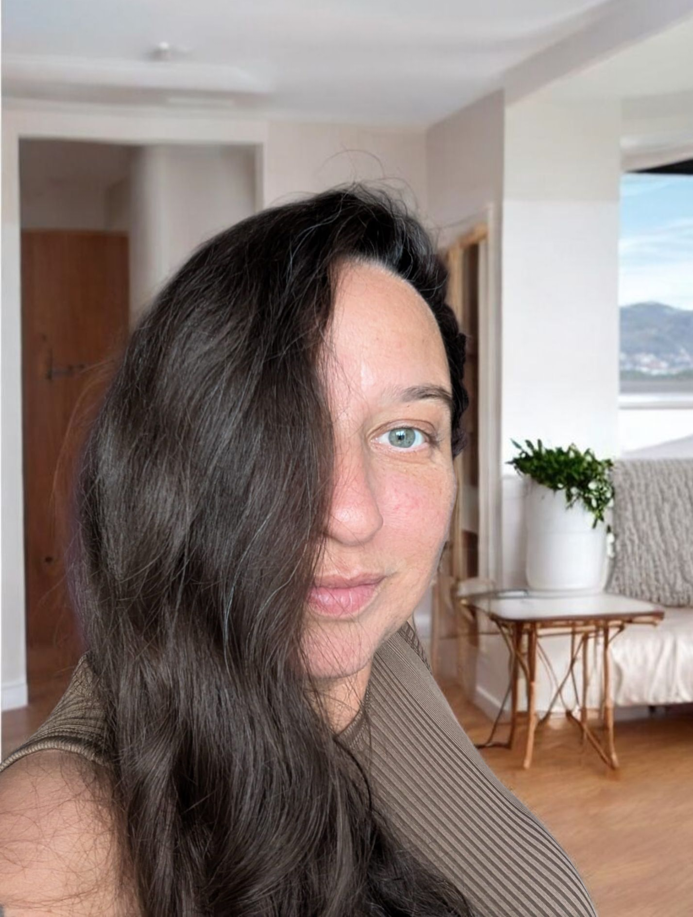 Gloss Up Babe Nourishing Hair Serum